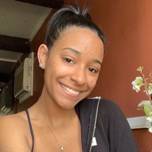 Meet your Posher, Briona